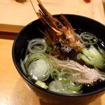 栄寿し総本店 - お吸い物　エビのおかしらは普通ありません　勝手に入れたんで(⁠^⁠^⁠)