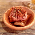 マンモス食堂 - 桜海老のタルタルポテトフライ。
ビールがすすむ！