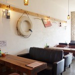 MAD BURGER - 【MAD BURGER】CAFE EASY LAND時代と店内は変わっていません