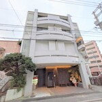 Maison de Fujii - お店はこのビルの２階