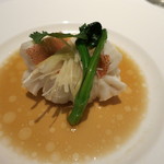 東星ハタの“ 清蒸（ チェンヅェン）” 葱生姜のフィッシュ醤油ソ