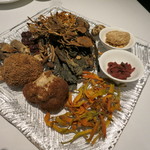 カントニーズ 燕 - 佛跳牆の材料。全体的に茶色。