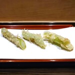 てんぷら 近藤 - グリーンアスパラガス (北海道)