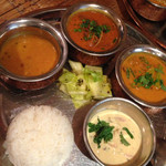 シバカリーワラ - カレープレートからナンをどかしてみました。