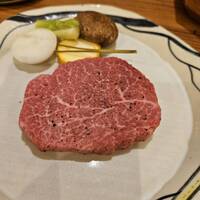 横浜 瀬里奈 浪漫茶屋 - ヒレ肉ステーキ　見れば納得のお肉