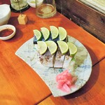 酒肴商店 アジト - 大和鯖の棒寿司