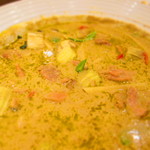 ビュッフェの鶏肉のグリーンカレー