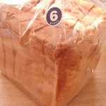 ベーカリールナ - 片面は耳がついていました