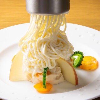 【演出メニュー】「林檎とシナモンのモンブランのポテトサラダ」