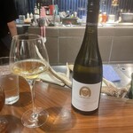 エレゾゲート - ２杯目は、白。ヴィオニエ種のオーク樽仕込み？ここからのワインは全て、エレゾのプライベートブランド。