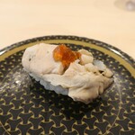 はま寿司 - 広島県産牡蠣にぎり（ぽん酢ジュレのせ）