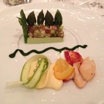 オーベルジュ・ド・リル - オマール海老とグリーンアスパラのシャルトリューズ