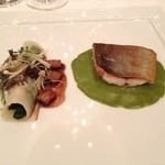 オーベルジュ・ド・リル - フランス産オンブルシュバリエのポワレ　エクルヴィスのムターシャ
      
      ウナギのクルトン仕立て