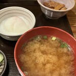 旬工房 なる家 - お味噌汁とたまご