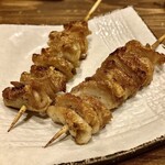 すし酒場 魚あるき - 「とり皮(塩)（税込￥230）×2」