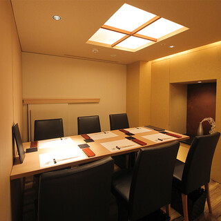 落ち着いた個室で優雅なお食事を