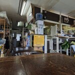 グリグリハウスアンドワゴン - 店内はハワイ