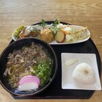 岡山屋 - うどん定食、うどんを肉うどんに変更