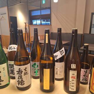 選りすぐりの日本酒が豊富◆常時15～20種類取り揃え