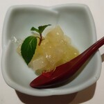 鮨 博多まつもと - 桃のゼリー