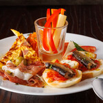 CAFE BAR REGALO - 前菜の盛り合わせ（2人前）