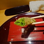 天冨良 麻布よこ田 - しっぽから食べると火傷しないそうです、勉強になりました