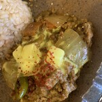 旧ヤム邸  - 黒酢が効いた超粗挽き甘酸っぱいポークキーマ