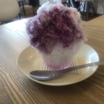サクラかき氷工房 - 昔ながらのシロップ。グレープ。¥350税込。てんこ盛り〜♪