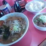 Ikedayahonten - 醤油ラーメン＆モツ煮セット♪