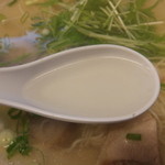 揚子江ラーメン - 鶏がら塩スープ。
