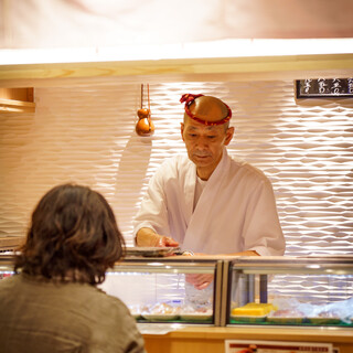 立喰い寿司 ひなと丸_2