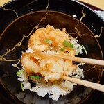 天冨良 麻布よこ田 - 芝海老がたっぷりの、かき揚げ