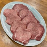 炭火焼肉ホルモンさわいし - 樺澤商店 特選タン