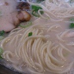 博多ラーメン亭 - 麺はこんな感じ