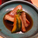 旬菜 幸 - 煮物：“釣キンキの煮付け”は傷なしキンキだそう。坊ちゃんカボチャは甘辛で、優しい仕上がりで美味しい。ちょっとした煮物料理こそ、和食店の実力を測ることが出来る。