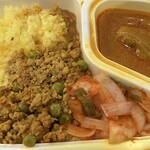 アジャンタ - 麹町駅弁 カレー変更  チキン