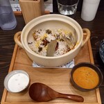 四次元食堂 南インドオステリア - 小鯛の土鍋ビリヤニ。あさりのカレー。ライタ。