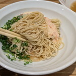 NIBOSHI MANIA - 麺の下に油ダレ