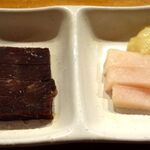 みすず - 「鯨の赤身と皮の小盛」