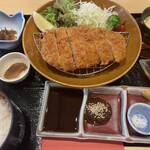 八島 - ロースカツ御膳1,800円