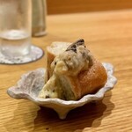 地葉はなれ - 2024.8.  チーズ鶏そぼろとマッシュルームのバケット