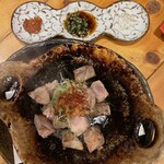 人参公園前 博多 たいな - トンテキ　初めて一口大にカットしてあるのにビックリ⁉️そして器も熱々‼️初めて感覚のトンテキ。味は間違い無しです。