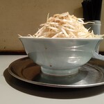 麺でる - 小ラーメン＋辛い奴