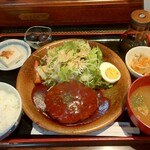 ニューサム・クック - 自家製ハンバーグ(200g)ランチ (税込)1,000円 ※角度を変えて (2024.09.11)