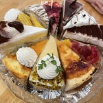 TAK CAFE - 追加@¥430でケーキセットに…さて、どれにしようか？