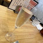 TAK CAFE - スパークリングワイン（グラス）@¥770