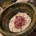 焼肉古今 - マツタケとヒレ肉の土鍋炊き込みご飯♪