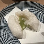 焼肉古今 - 中にもマスカットが！！