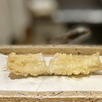 日本橋 蕎ノ字 - 穴子1本。あっさりとした味とフワフワの身。塩も天つゆもどちらも合う合う♪̊̈♪̆̈