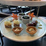 DINING & BAR TABLE 9 TOKYO - 